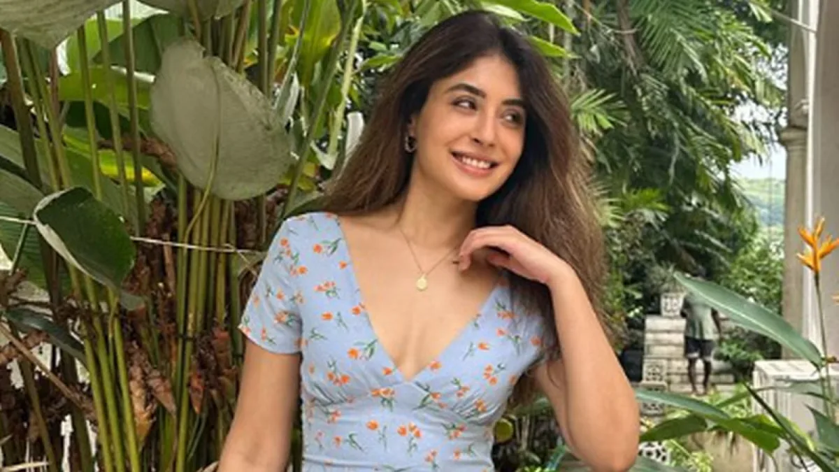 Kritika Kamra Biography Hindi